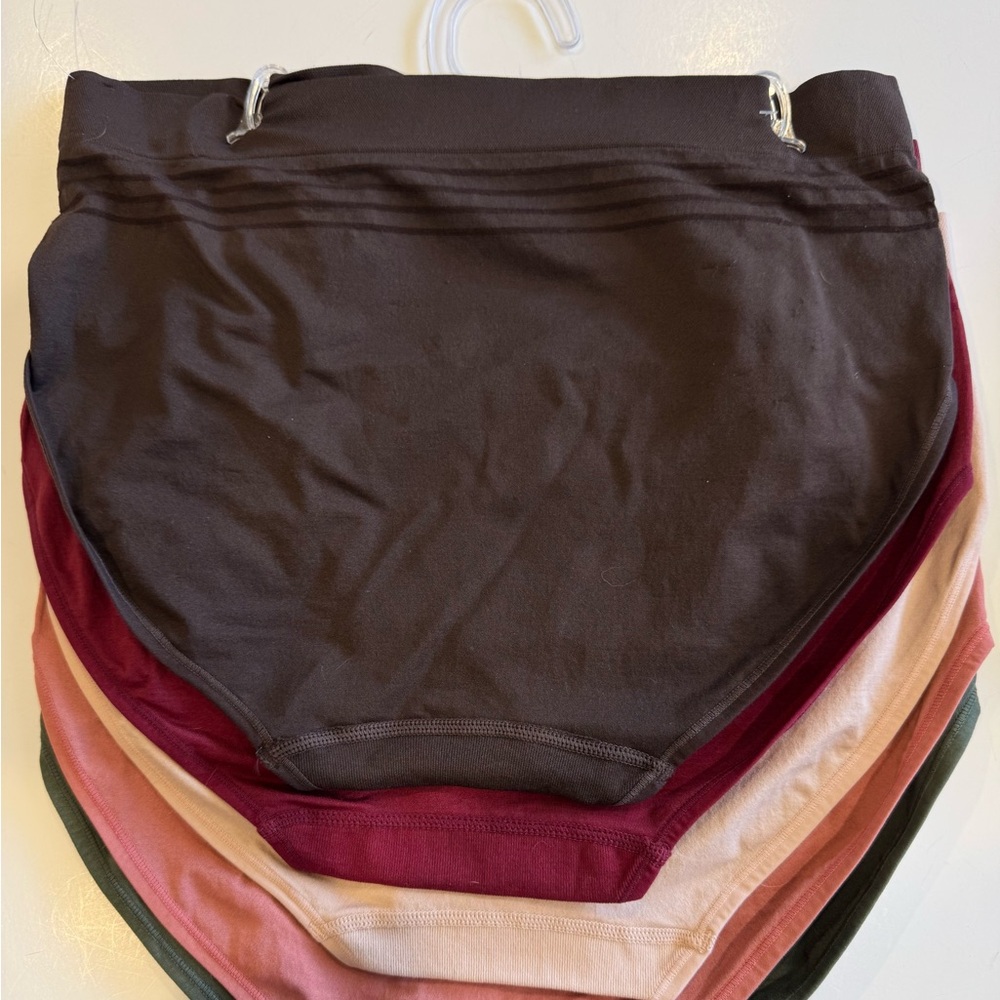 YUMMIE 5 Pack Solids Seamless Stretchy Comfy Tagfree Panties Briefs NWT Large - Picture 15 of 15